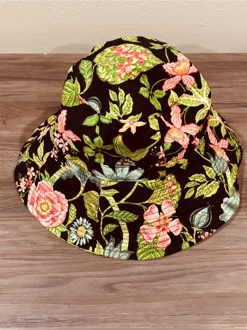 Vera Bradley Black Bucket Hat Pink & Green Floral Print Summer Outdoor Casual
